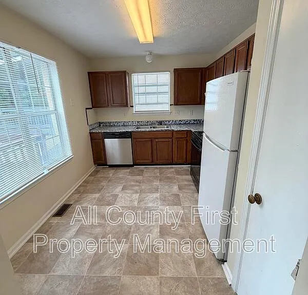 1183 Red Oak Cv — Photo 8