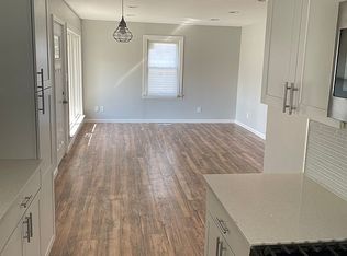 10300 Albany Ave, Oak Park, MI 48237