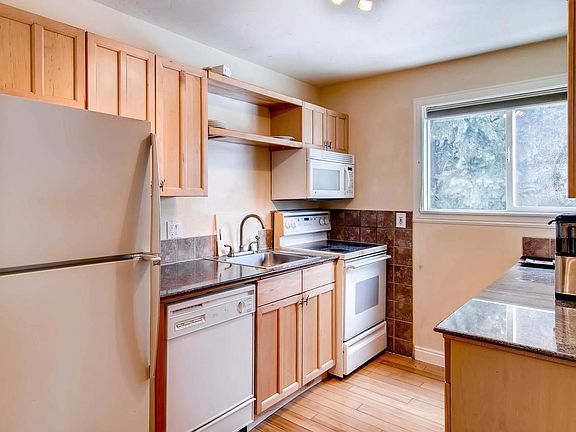 4th image of 831 W Beaver Creek Blvd Suite C15