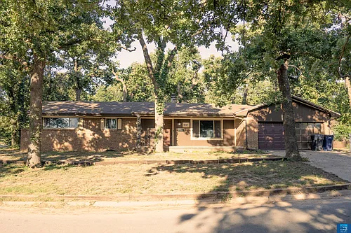 601 Skylark Dr Photo 1