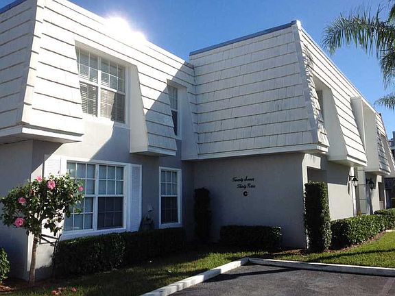 2nd image of 2739 Ocean Dr