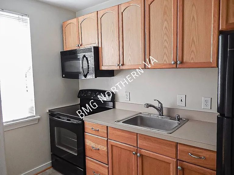 3403 Commonwealth Ave #B — Photo 5