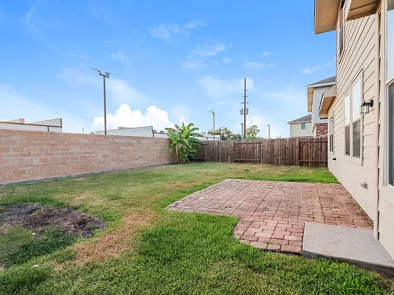 8414 Parapet Pl — Photo 16