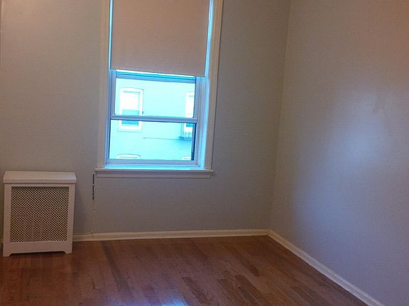 5th image of 122 Bay 43rd St #1C