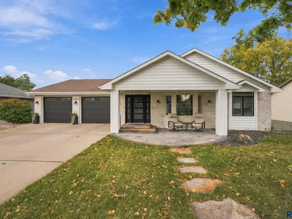 6404 W Thatcher Dr, Sioux Falls, SD 57106