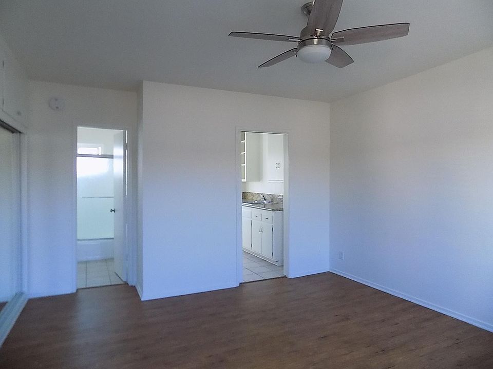 2nd image of 2320 Pacific Ave APT 21