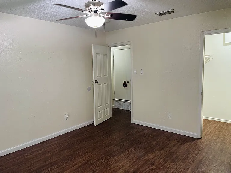 3400 Pleasant Valley Ln — Photo 13