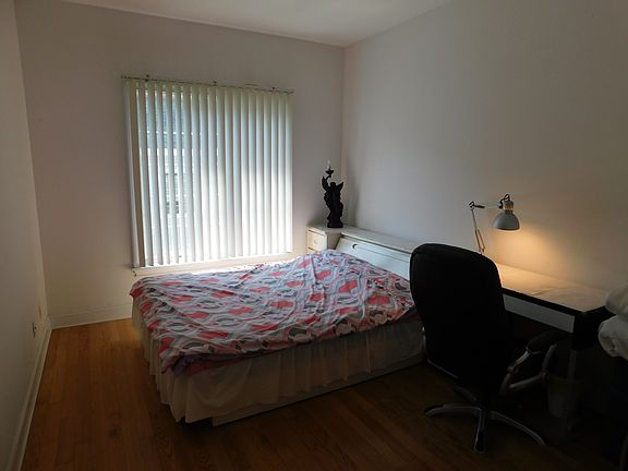 2nd image of 328 Soundview Ln #6
