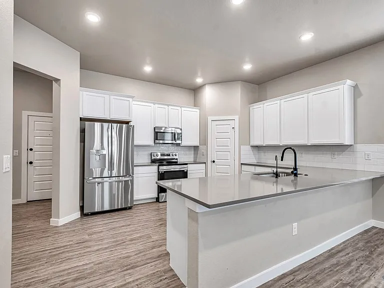 5910 Purtis Creek Dr — Photo 12