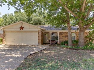 524 Linda Dr, Burleson, TX 76028