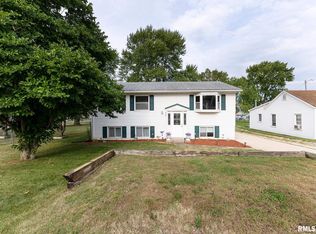 111 4th St, Colona, IL 61241