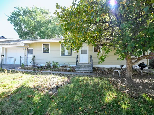 813 49th St S, Great Falls, MT 59405