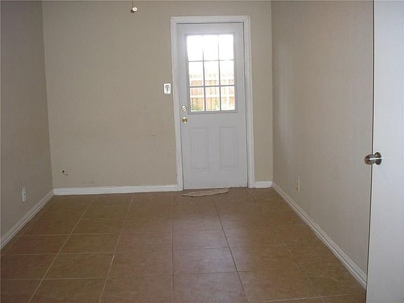 4th image of 4225 Pineridge Dr