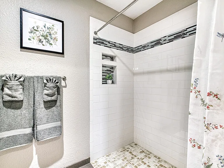 Altura Villas - 55+ Senior Apartments — Photo 14