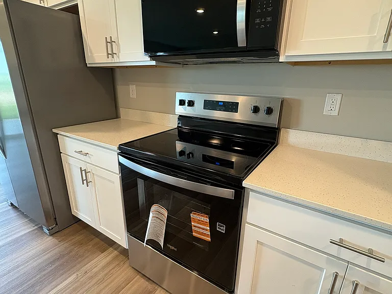 1069 Daisy Ln #1 — Photo 9