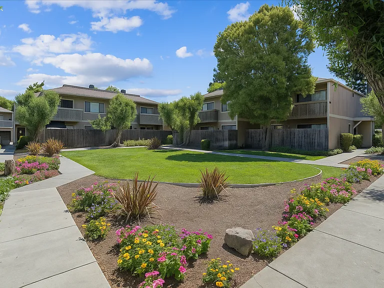 Walnut Grove — Photo 2