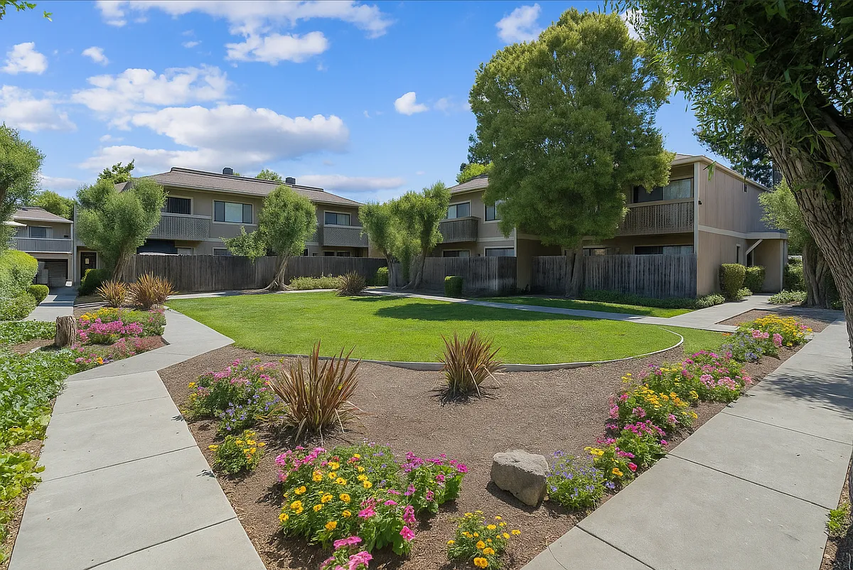 Building Photo - Walnut Grove
