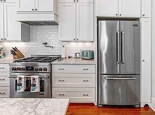 911 Barnard St, Savannah, GA 31401