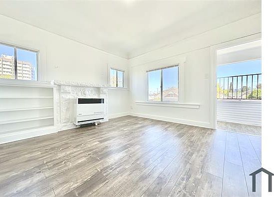 2nd image of 1148 E 48th St #1/2
