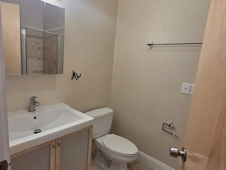 2597 Telegraph Ave #B — Photo 23