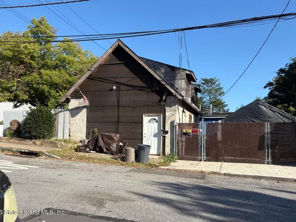 204 Roma Ave, Staten Island, NY 10306