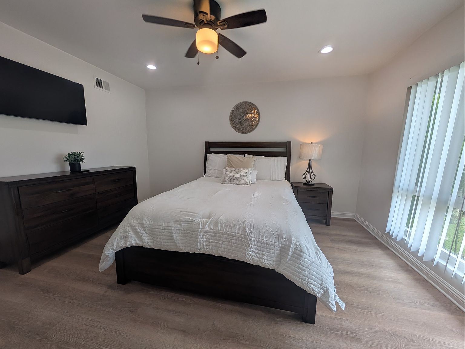 Downey, CA 90242