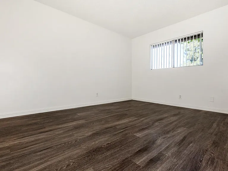 Woodglen Apartment Homes — Photo 48