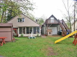 25089 Twin Shore Dr, Dowagiac, MI 49047