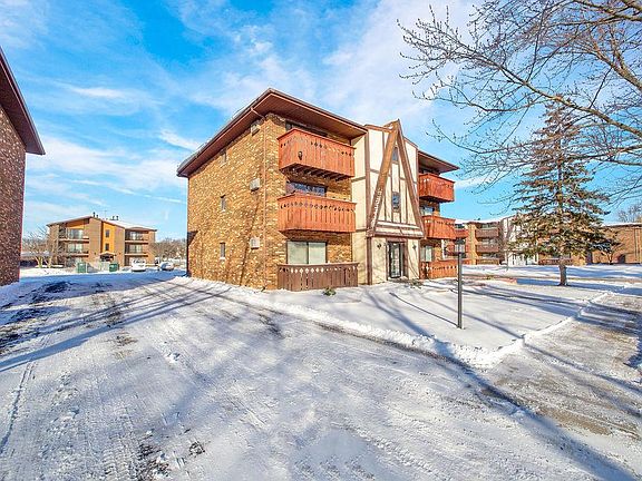 2nd image of 15700 Independence Ct #3S