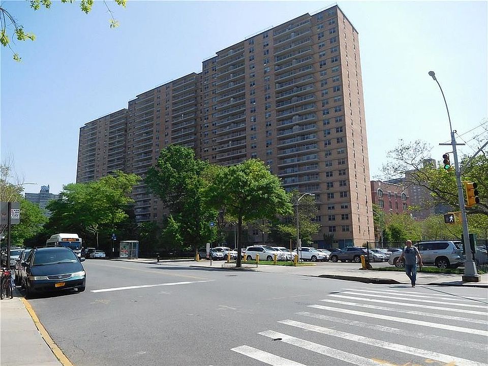 1st image of 2915 W 5th St APT 22A