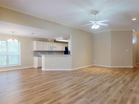 3rd image of 3722 Chantal Cir