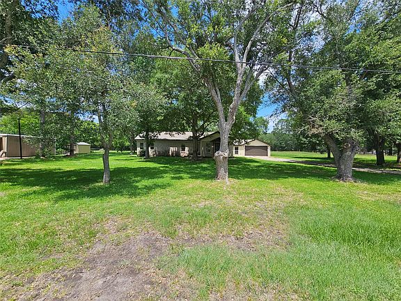 3rd image of 459 Live Oak Rd