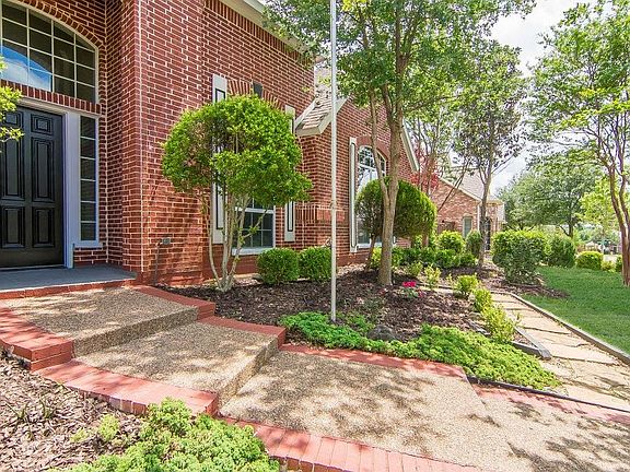 3rd image of 10424 Enchanted Meadow Dr