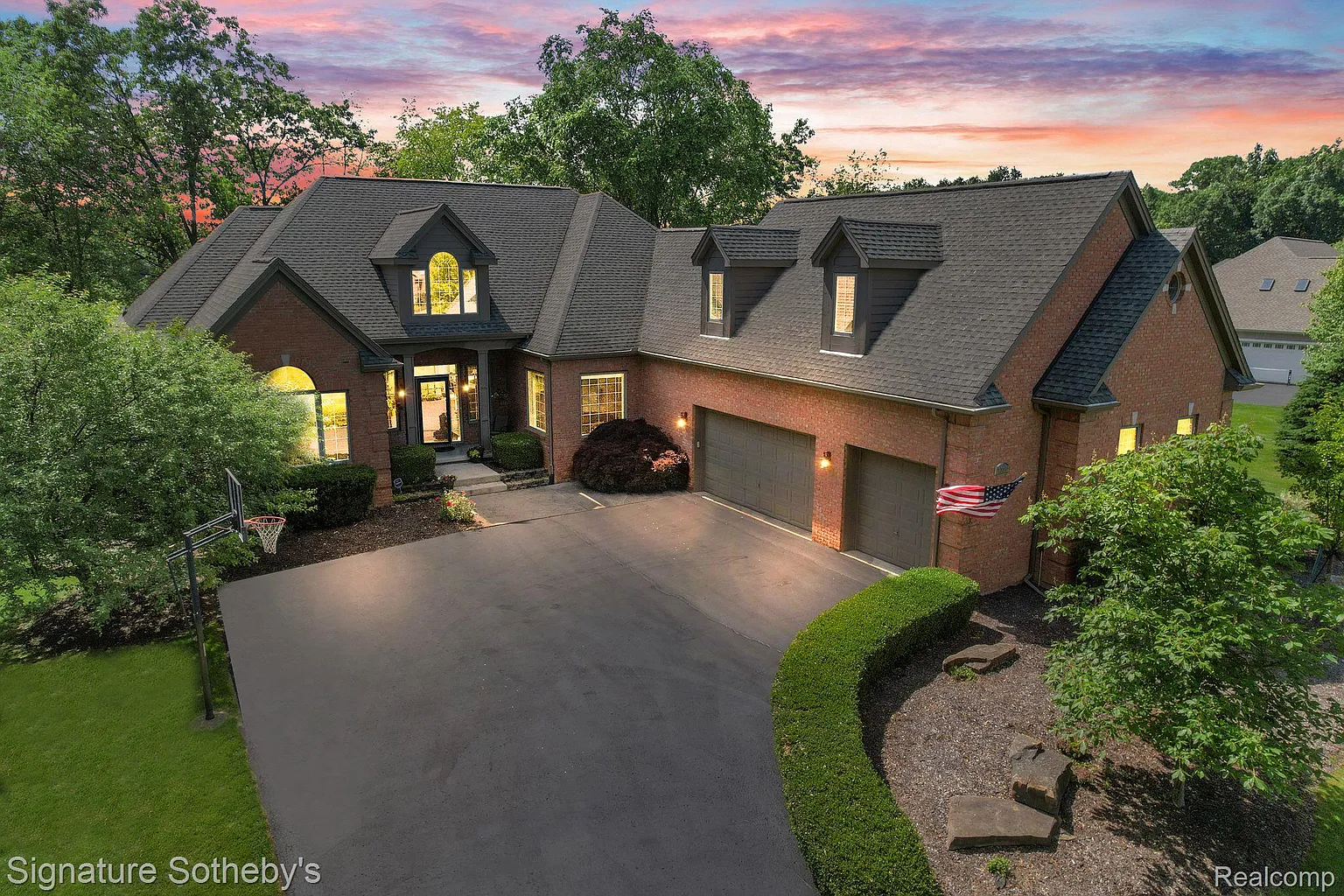 2396 Woodvale Trl photo 1