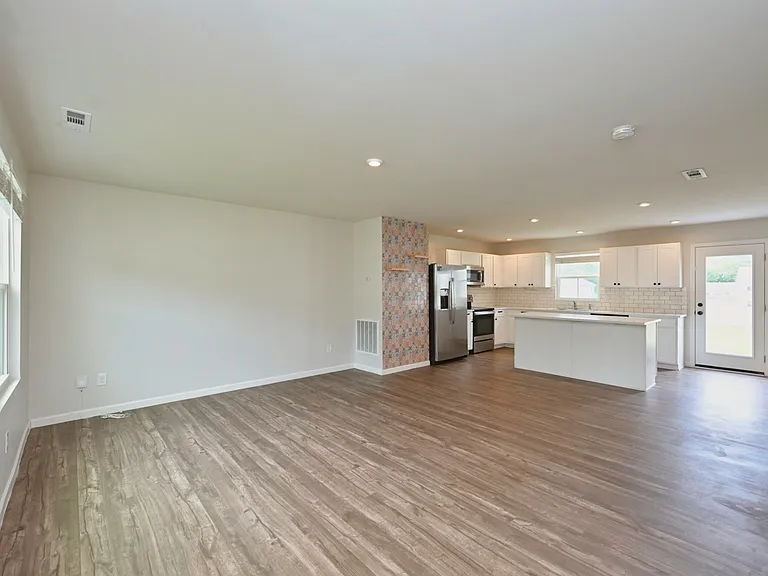 2161 Brokeshire Dr — Photo 12