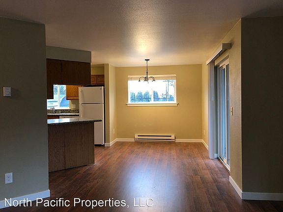 3rd image of 21607 30th Ave S APT 6