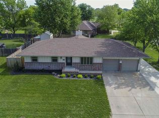 900 Trinity Dr, Newton, KS 67114