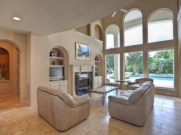 4th image of 2308 Columbia Cir