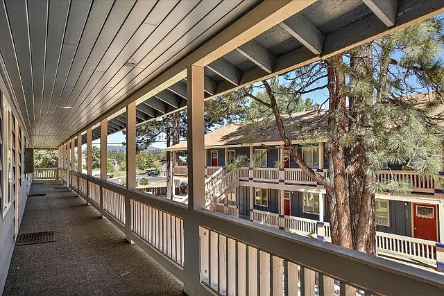 2 bed, 850 sqft, $1,550 — Photo 2
