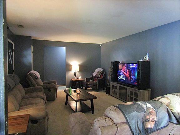 3rd image of 211 N Englewood Dr