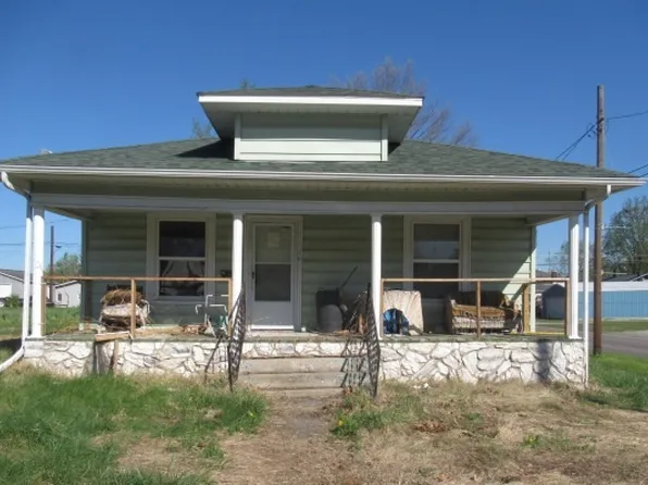 401 Maple St, Zeigler, IL 62999