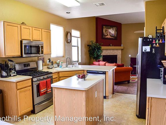 4th image of 1073 S Viejo Dr