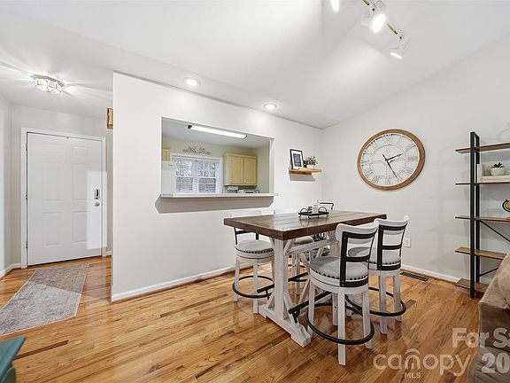 4th image of 423 19th Avenue Ct NE Unit 9