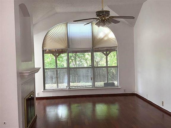 3rd image of 1411 Trevino Dr