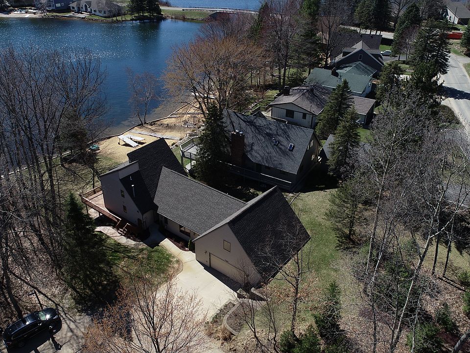 2nd image of 7799 W Lake Dr