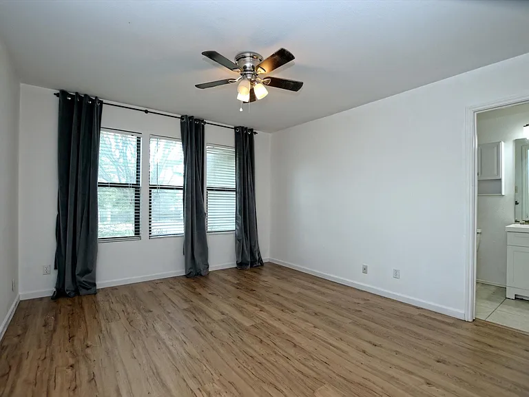 439 Sailmaster St #B — Photo 15