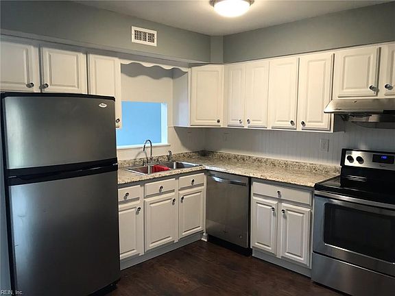 4th image of 3845 Buchanan Dr