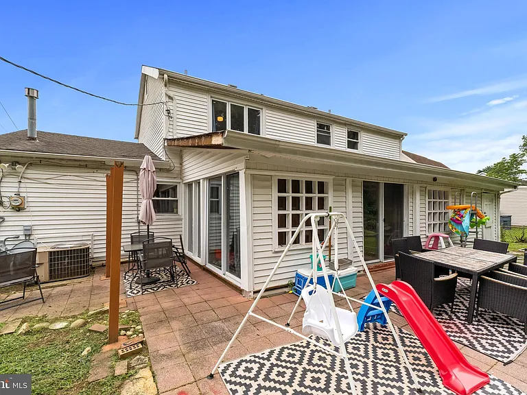 103 Holbrook Ln — Photo 33