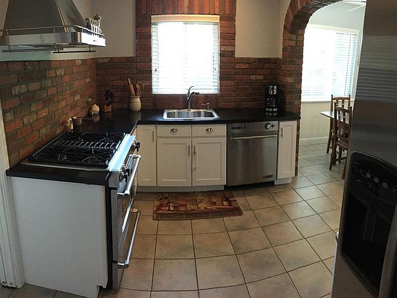 4th image of 1590 S Josephine St