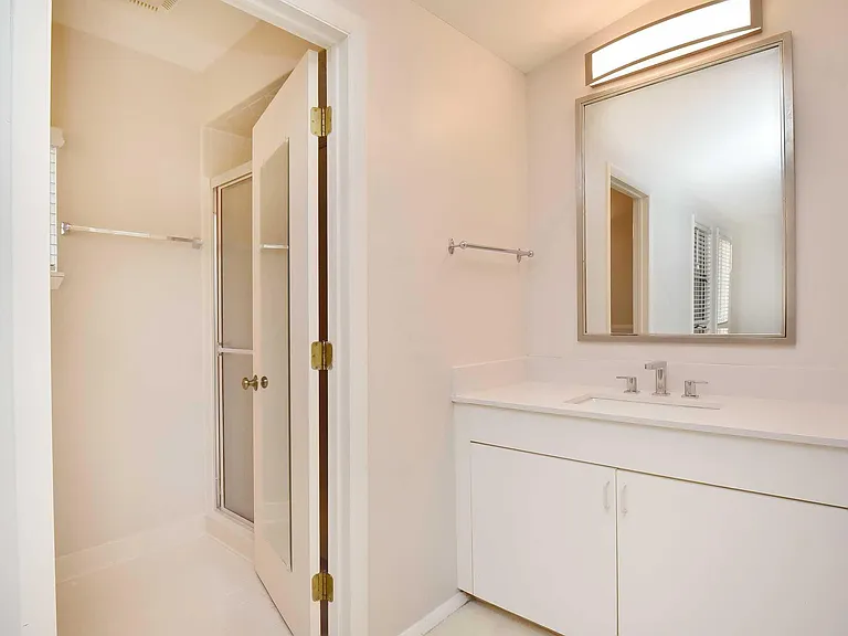1075 N Old Woodward Ave — Photo 17